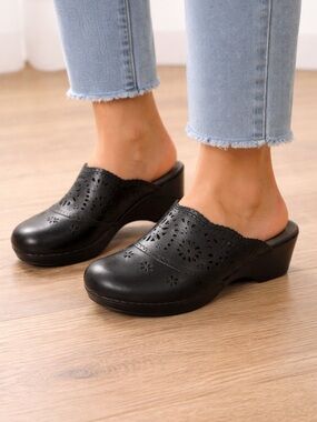 Dansko Black Leather Clogs Comfort Slip On Boho Y2K
